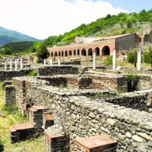 bitola Griekse opgraving Heraclea Lyncestis pilaren ruines